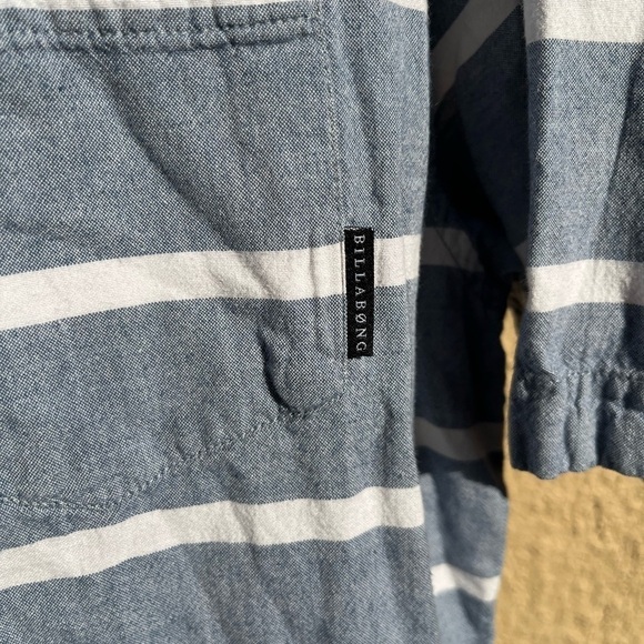 Men's Billabong Shirt Multicolor Striped Pocket SS L Light Beach Surf Open City - Picture 8 of 11